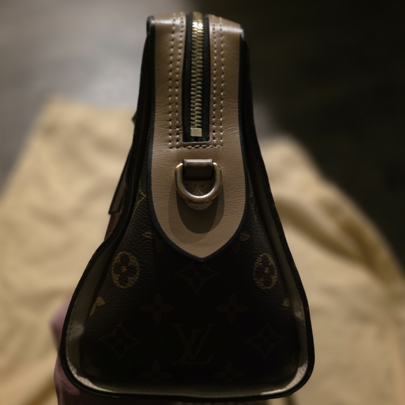 Louis Vuitton Monogram Brown Handbag - Picture 6 of 12